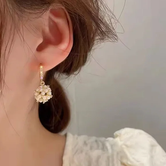 Anthropologie Gold Pearl Drop Earrings - Picture 4 of 10